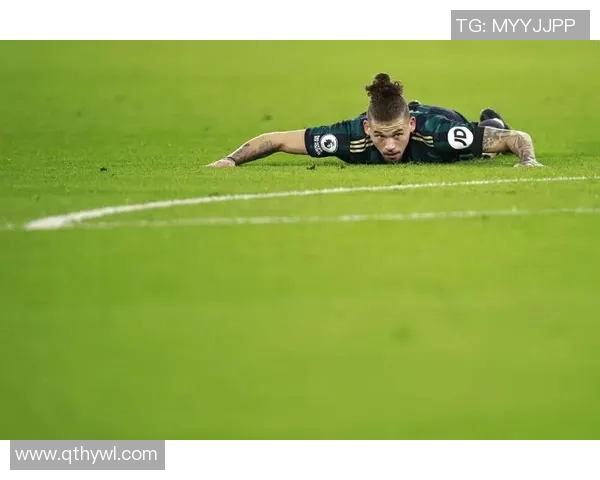 酷美体育足球明星闪耀赛场展现激情与实力的完美结合