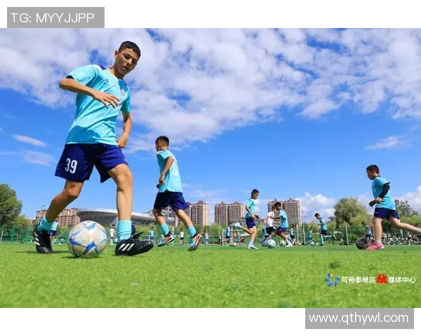 足球明星高清混合壁纸尽享视觉盛宴让你沉浸在绿茵场上的激情与荣耀 足球明星高清混合壁纸尽享视觉盛宴让你沉浸在绿茵场上的激情与荣耀